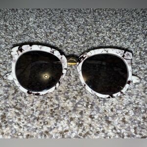 Black and white marble sunglasses